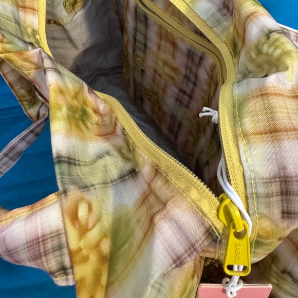 NEW! BAGGU Retired Pattern (Collina Strada NWT Small Cloud Carry-on Boxer Plaid) - Picture 6 of 9